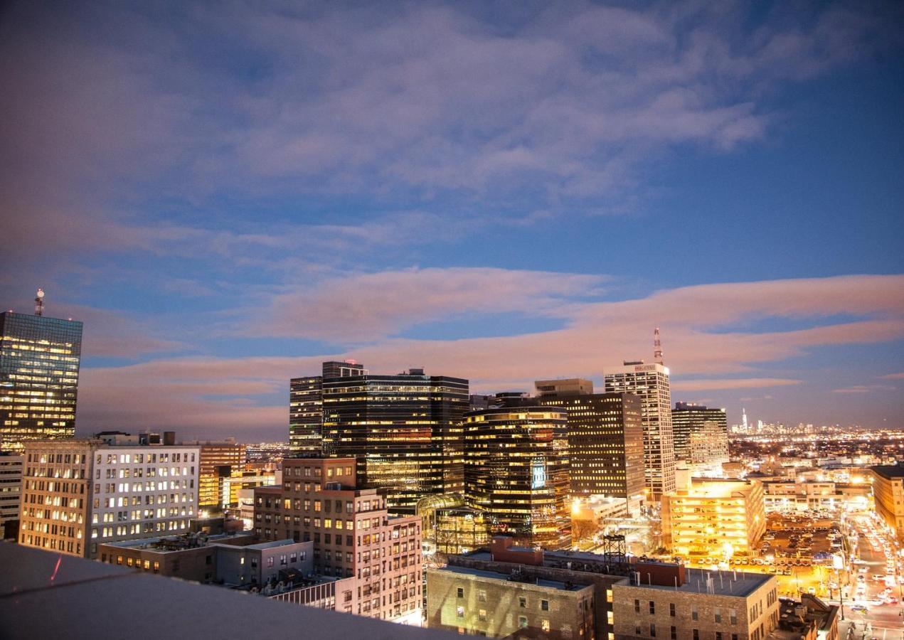 Hotel Indigo Newark Downtown Экстерьер фото